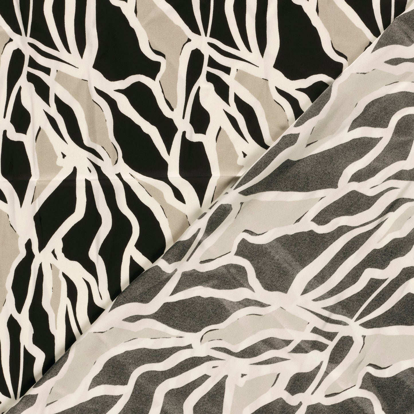 Satijn Duchesse stof bedrukt Abstract Zwart