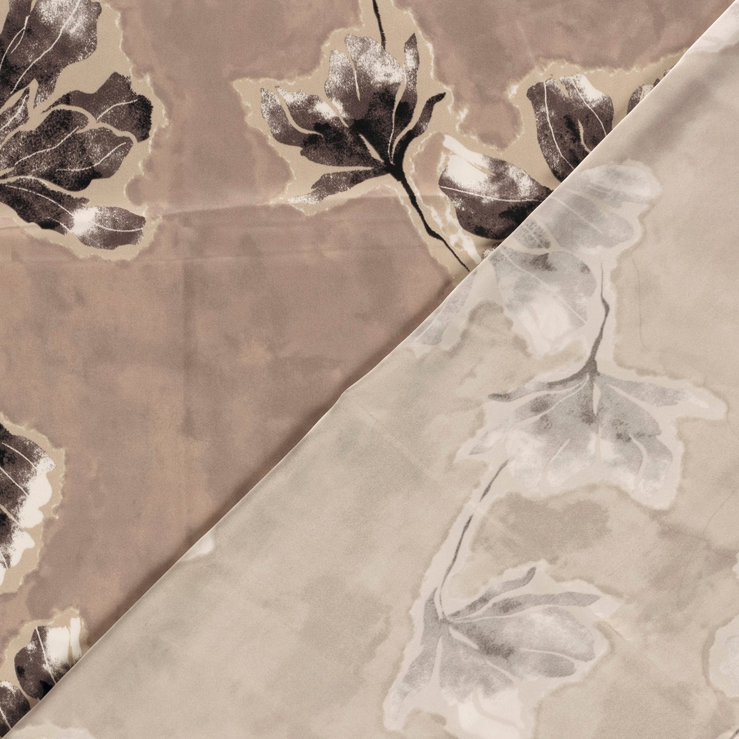 Satijn Duchesse stof bedrukt Bloemen Taupe grijs